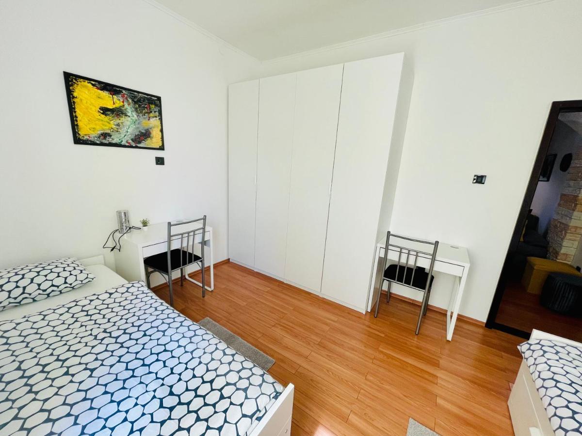 Apartman Three Queens リエカ エクステリア 写真